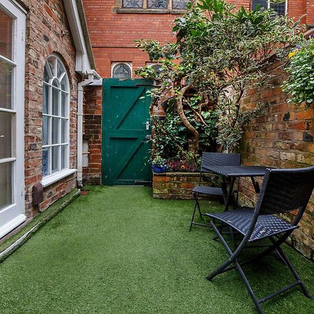 Monk Bar Garden Hideaway Villa York Exterior foto