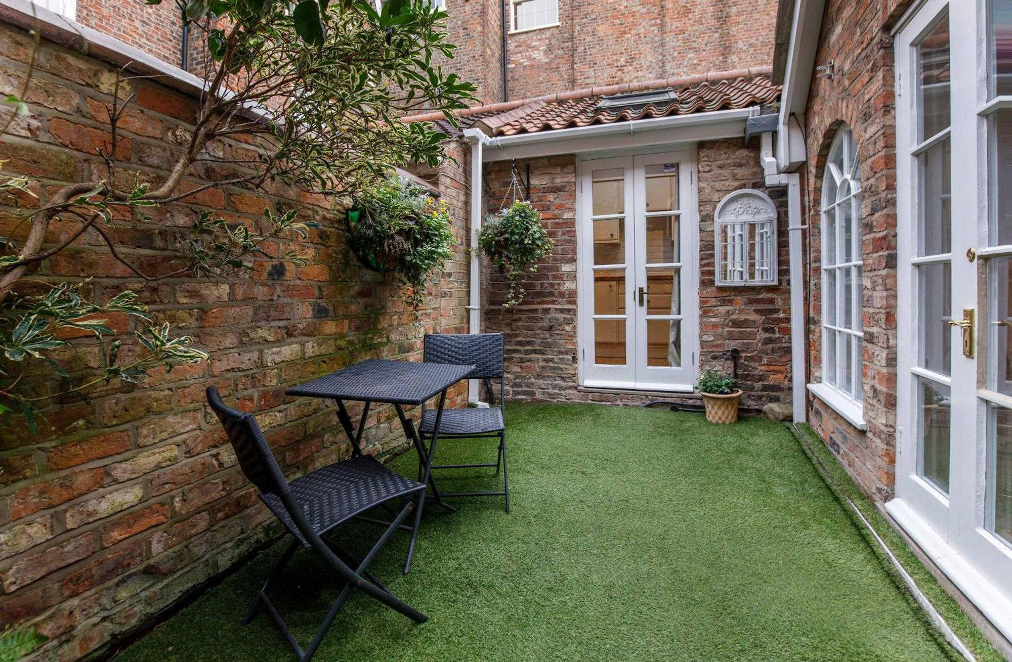 Monk Bar Garden Hideaway Villa York Exterior foto